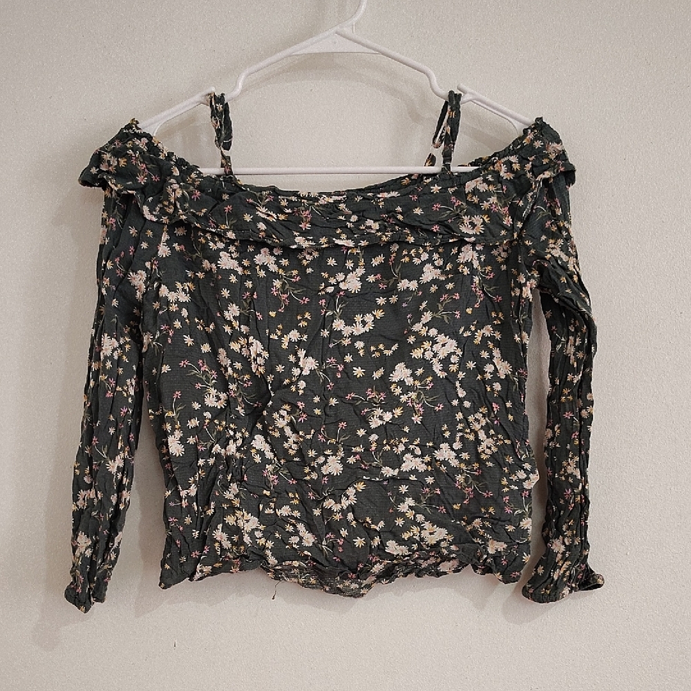 Place Green Floral Off-Shoulder Blouse